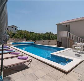 4 Bedroom villa with pool on Solta Island, Sleeps 10